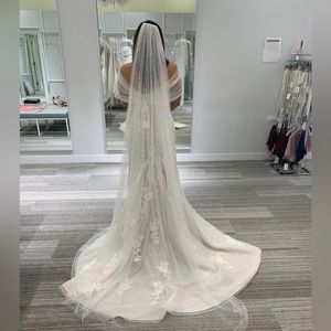 (‼️SOLD‼️) OLEG CASSINI WEDDING DRESS